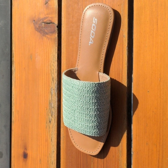SODA Minty Rattan Beach Slides Wmns Sz 9 - Picture 2 of 11